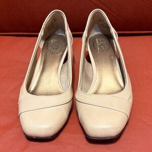 Life Stride Cream Women's Heels